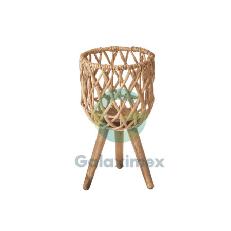 woven-planter-with-legs
