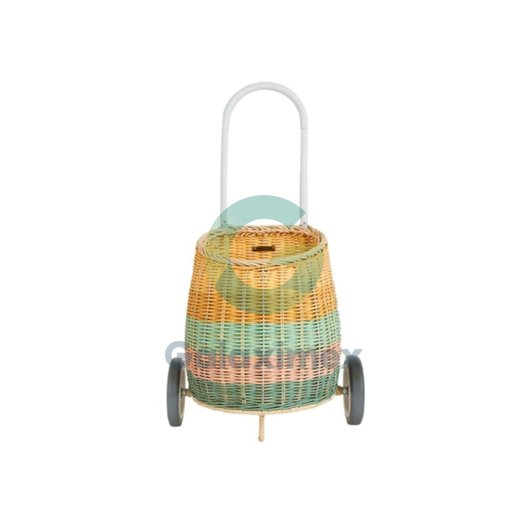 rattan-picnic-basket